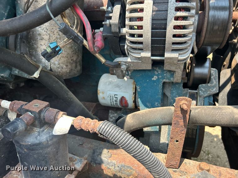 image for item DR4717 1999 International 4700  truck cab and chassis