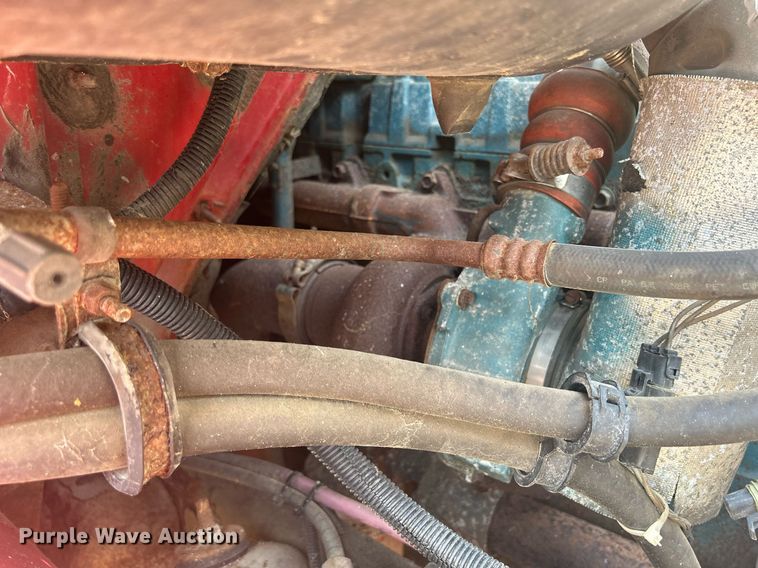 image for item DR4717 1999 International 4700  truck cab and chassis