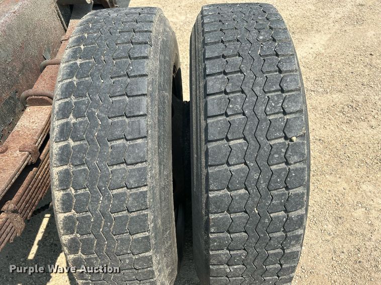 image for item DR4717 1999 International 4700  truck cab and chassis