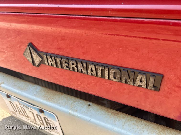 image for item DR4717 1999 International 4700  truck cab and chassis