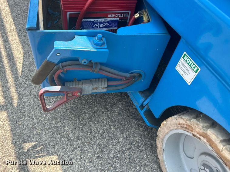 image for item DR4718 2000 Genie GS-2032  scissor lift