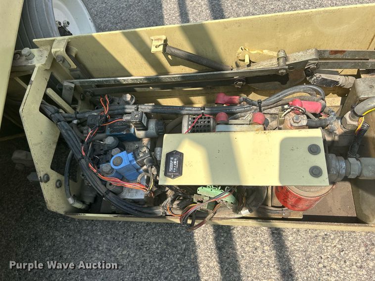 image for item DR4720 JLG 2032E2  scissor lift