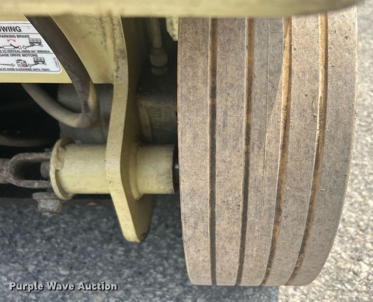 image for item DR4720 JLG 2032E2  scissor lift