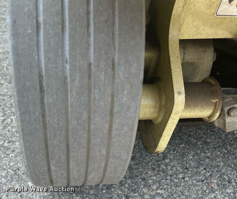 image for item DR4720 JLG 2032E2  scissor lift