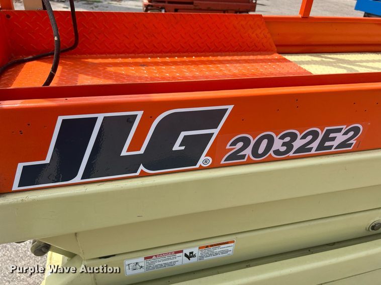 image for item DR4720 JLG 2032E2  scissor lift