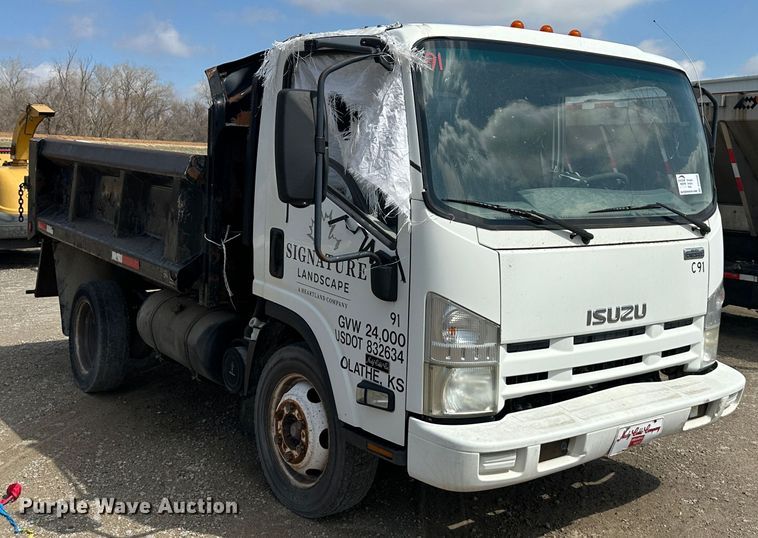 image for item DR5090 2009 Isuzu NQR  dump truck