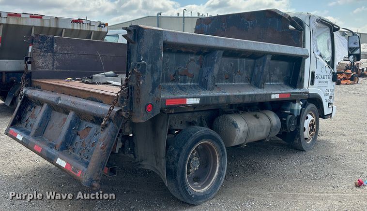 image for item DR5090 2009 Isuzu NQR  dump truck