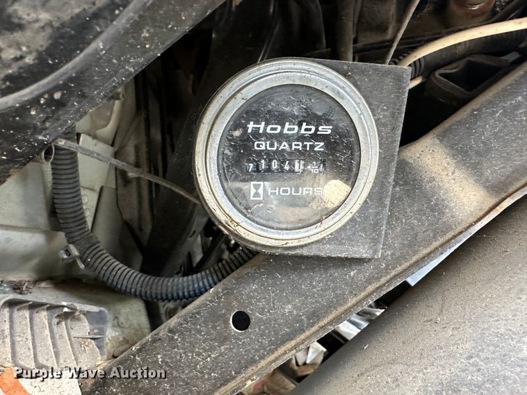 image for item DR5090 2009 Isuzu NQR  dump truck