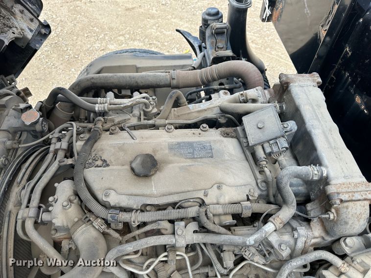 image for item DR5090 2009 Isuzu NQR  dump truck