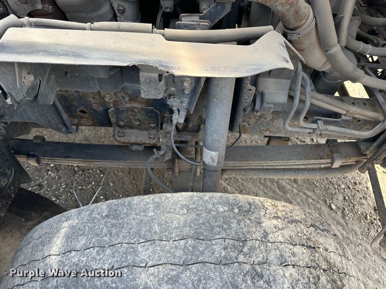 image for item DR5090 2009 Isuzu NQR  dump truck