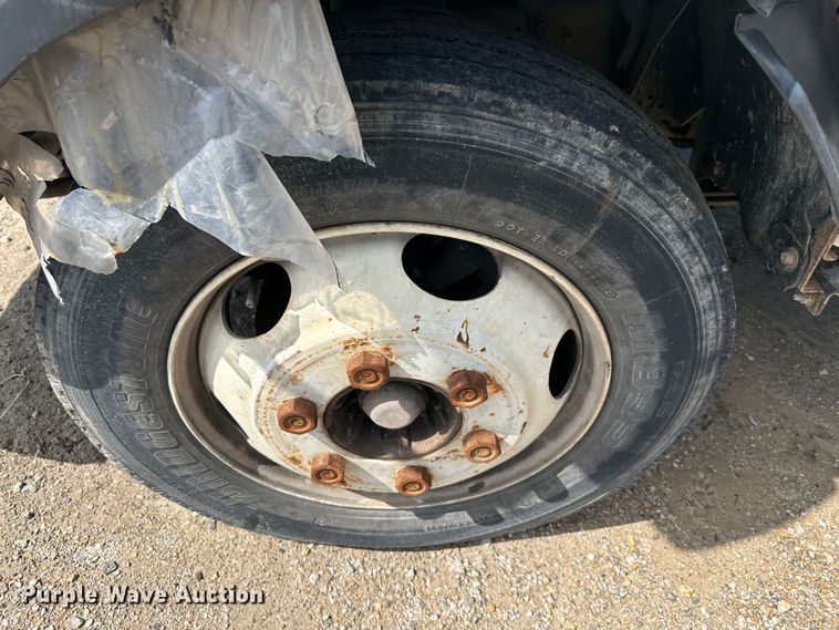 image for item DR5090 2009 Isuzu NQR  dump truck