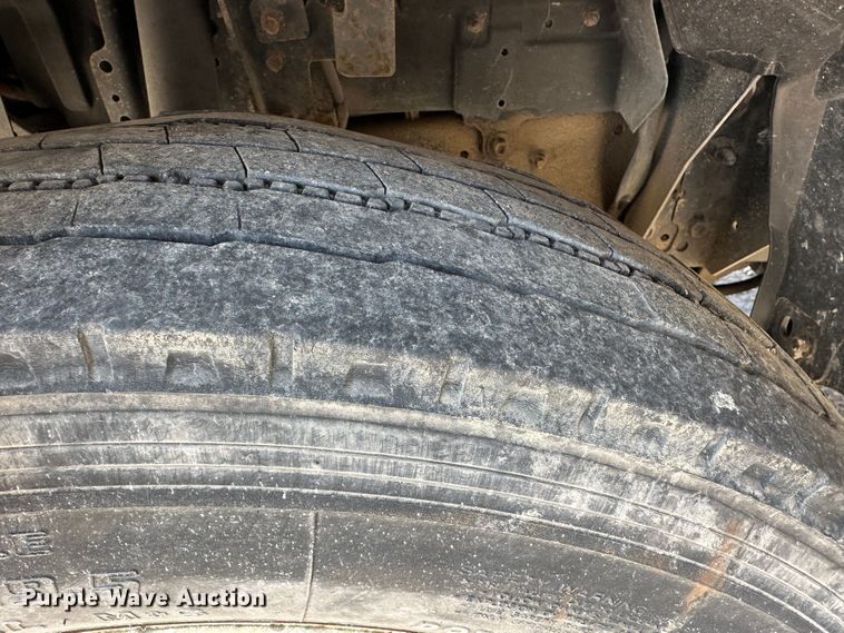 image for item DR5090 2009 Isuzu NQR  dump truck