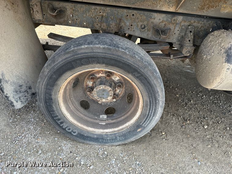 image for item DR5090 2009 Isuzu NQR  dump truck