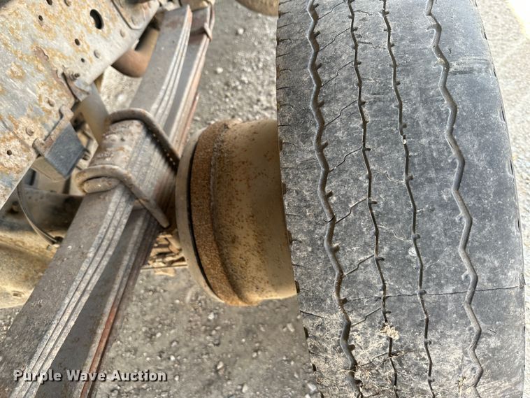 image for item DR5090 2009 Isuzu NQR  dump truck