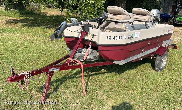 image for item DR5735 2001 Buster  boat