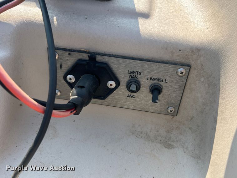 image for item DR5735 2001 Buster  boat