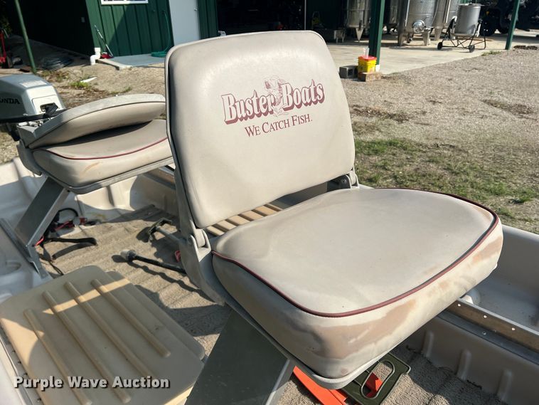 image for item DR5735 2001 Buster  boat