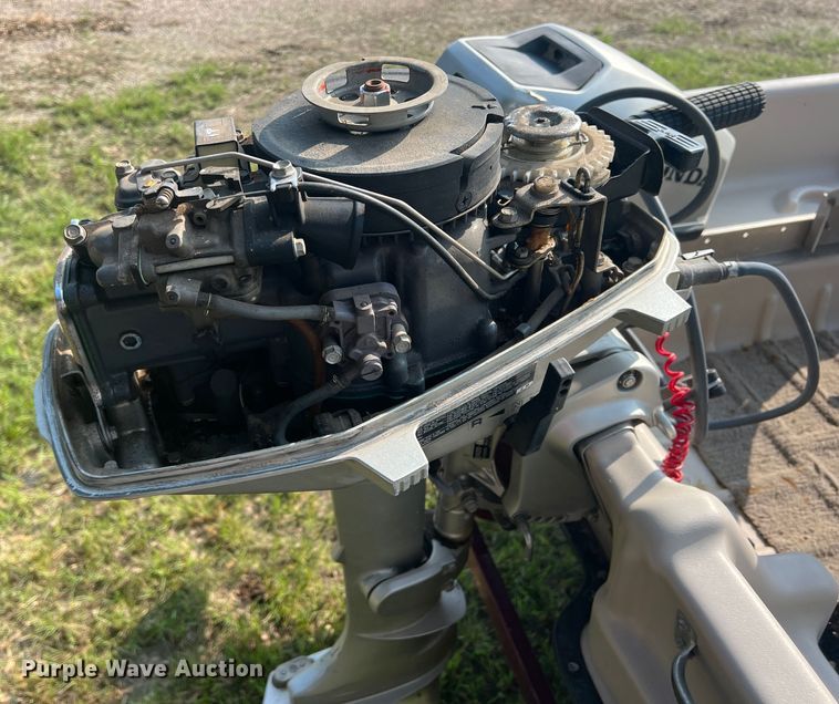 image for item DR5735 2001 Buster  boat