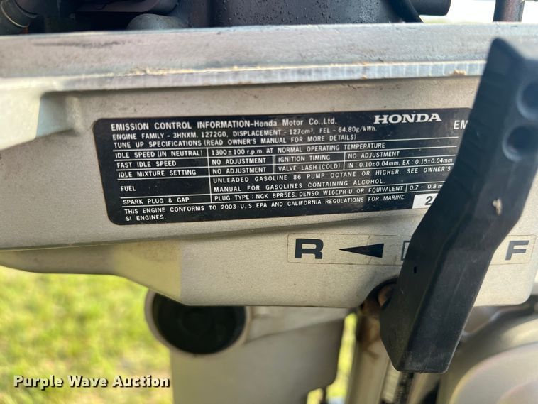 image for item DR5735 2001 Buster  boat