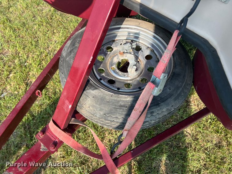 image for item DR5735 2001 Buster  boat