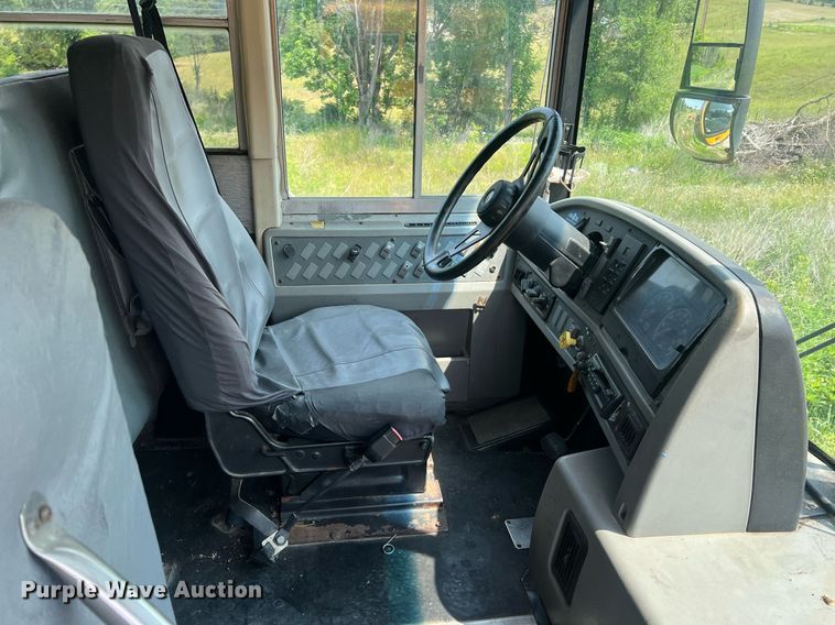 image for item II9162 2003 Thomas Built Saf-T-Liner MVP ER  school bus