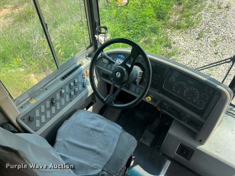 image for item II9162 2003 Thomas Built Saf-T-Liner MVP ER  school bus