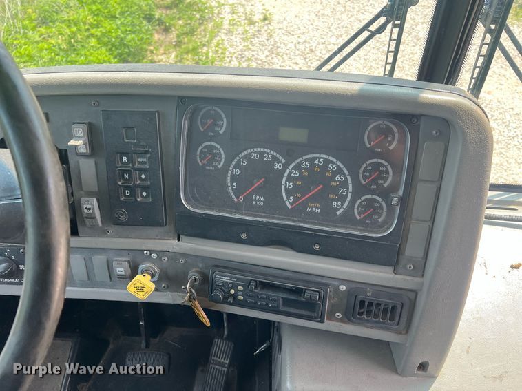 image for item II9162 2003 Thomas Built Saf-T-Liner MVP ER  school bus