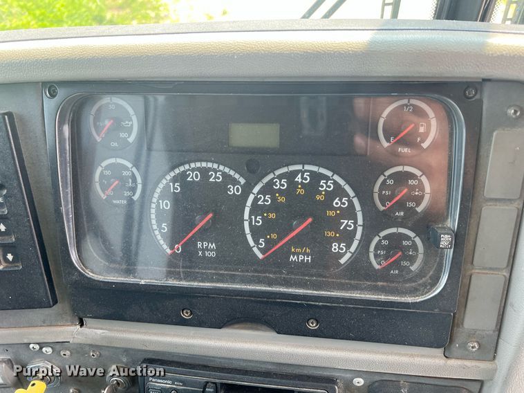 image for item II9162 2003 Thomas Built Saf-T-Liner MVP ER  school bus