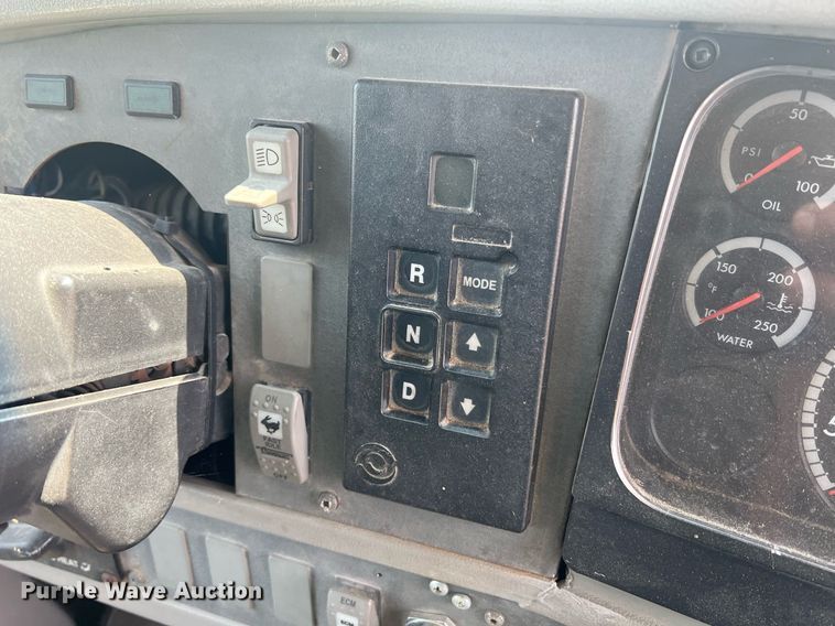 image for item II9162 2003 Thomas Built Saf-T-Liner MVP ER  school bus