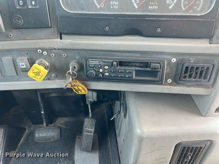 image for item II9162 2003 Thomas Built Saf-T-Liner MVP ER  school bus