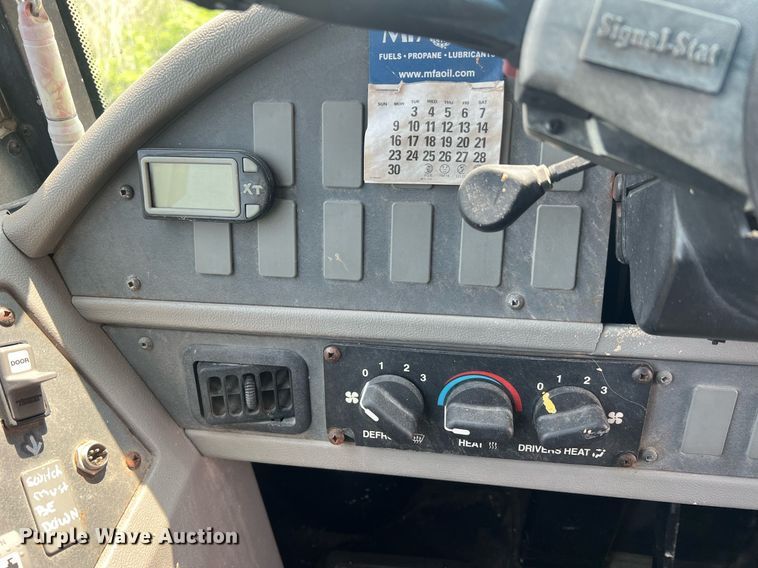 image for item II9162 2003 Thomas Built Saf-T-Liner MVP ER  school bus