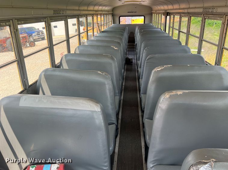 image for item II9162 2003 Thomas Built Saf-T-Liner MVP ER  school bus