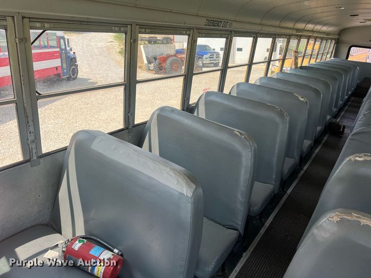 image for item II9162 2003 Thomas Built Saf-T-Liner MVP ER  school bus