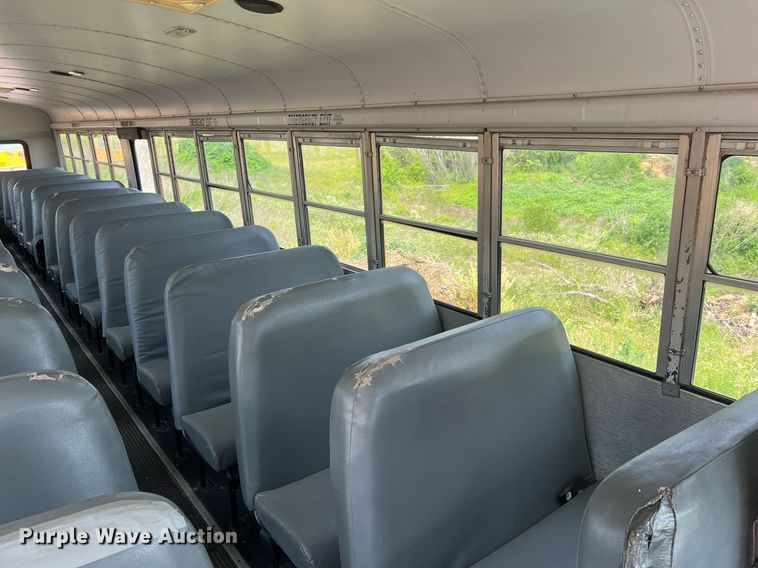 image for item II9162 2003 Thomas Built Saf-T-Liner MVP ER  school bus