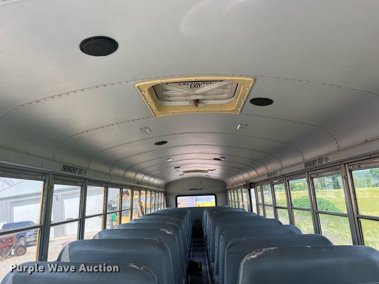 image for item II9162 2003 Thomas Built Saf-T-Liner MVP ER  school bus