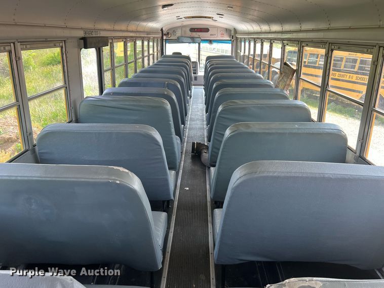 image for item II9162 2003 Thomas Built Saf-T-Liner MVP ER  school bus