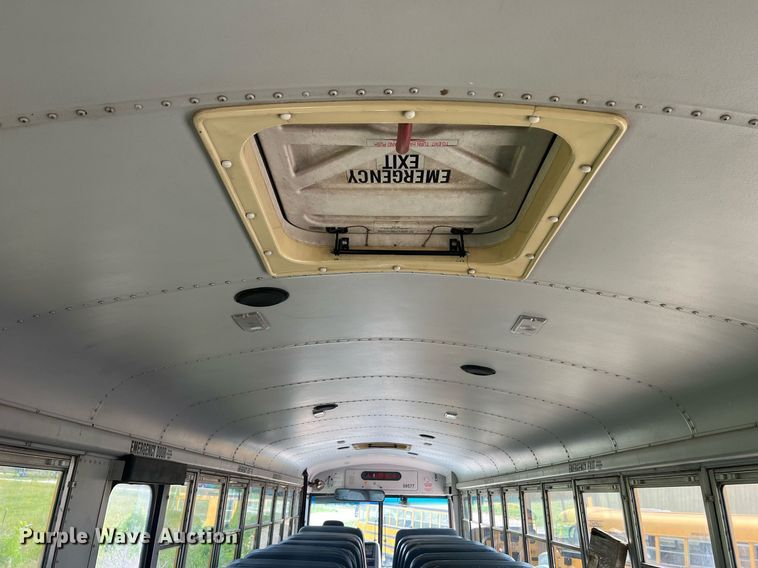 image for item II9162 2003 Thomas Built Saf-T-Liner MVP ER  school bus