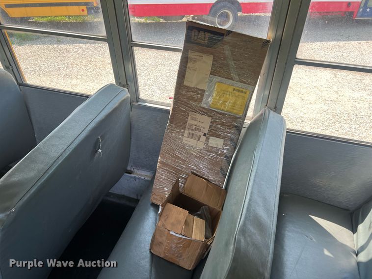 image for item II9162 2003 Thomas Built Saf-T-Liner MVP ER  school bus