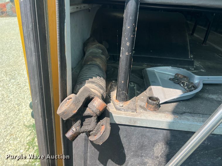 image for item II9162 2003 Thomas Built Saf-T-Liner MVP ER  school bus