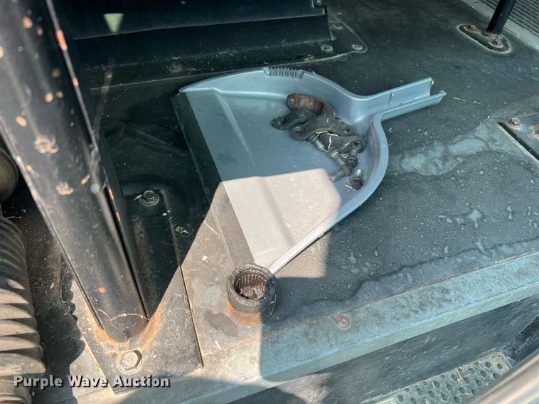 image for item II9162 2003 Thomas Built Saf-T-Liner MVP ER  school bus