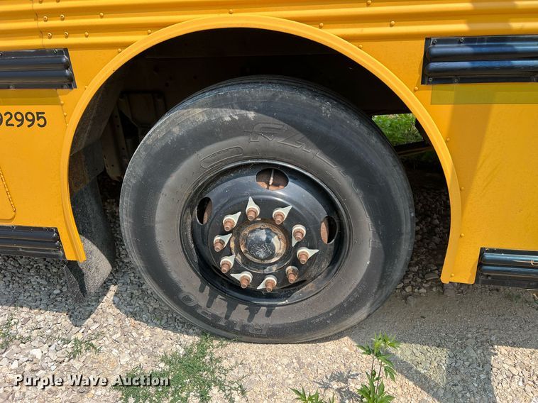 image for item II9162 2003 Thomas Built Saf-T-Liner MVP ER  school bus