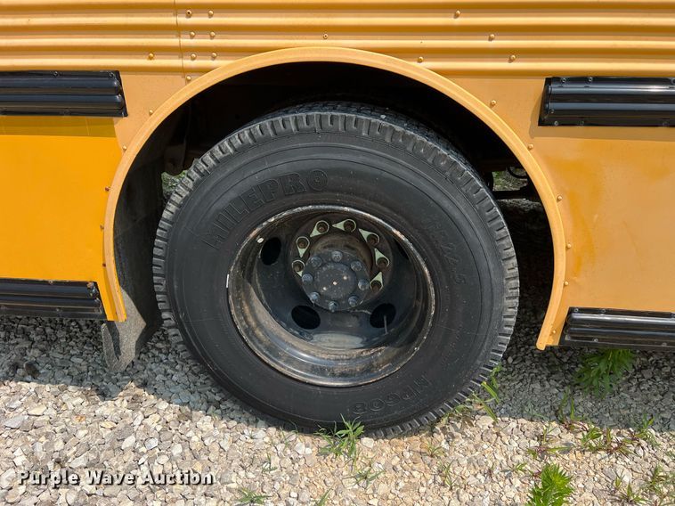 image for item II9162 2003 Thomas Built Saf-T-Liner MVP ER  school bus