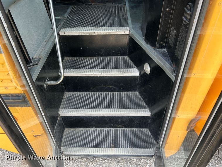 image for item II9164 1998 International 3800  school bus