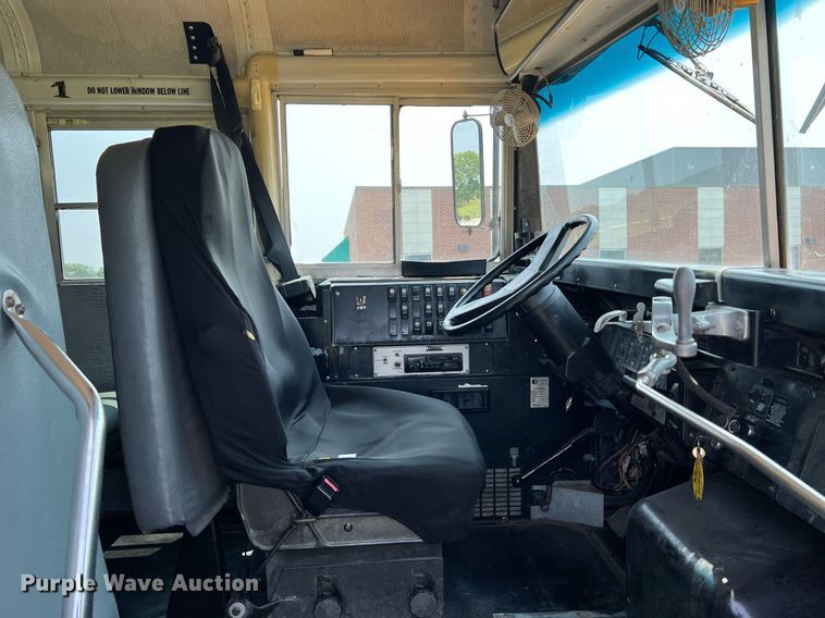 image for item II9164 1998 International 3800  school bus