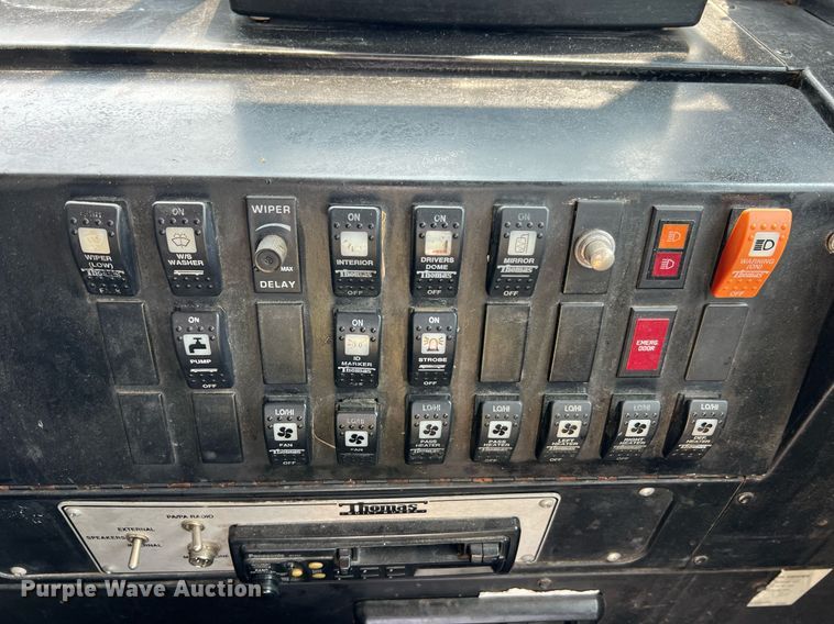 image for item II9164 1998 International 3800  school bus