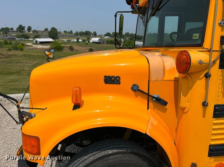 image for item II9164 1998 International 3800  school bus