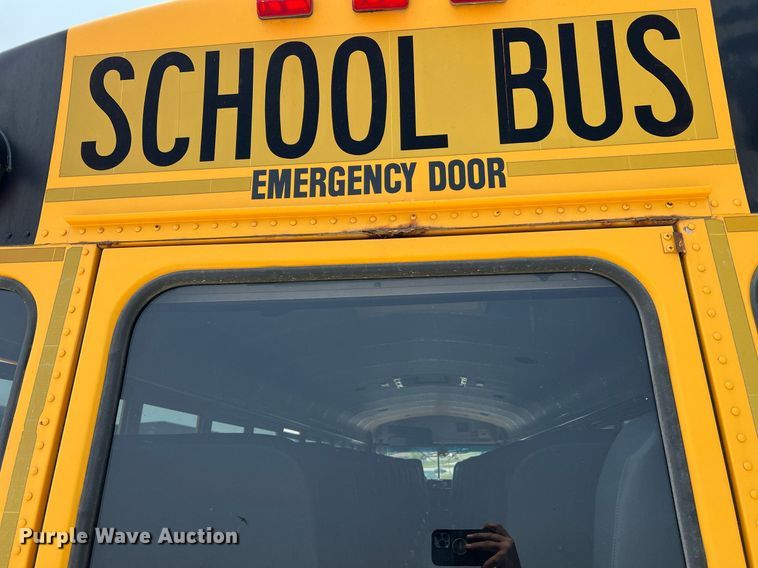 image for item II9164 1998 International 3800  school bus