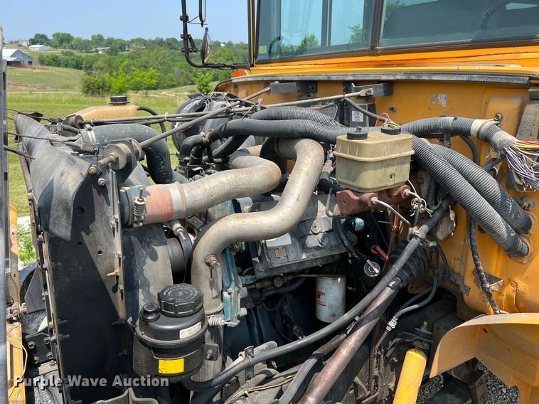 image for item II9164 1998 International 3800  school bus