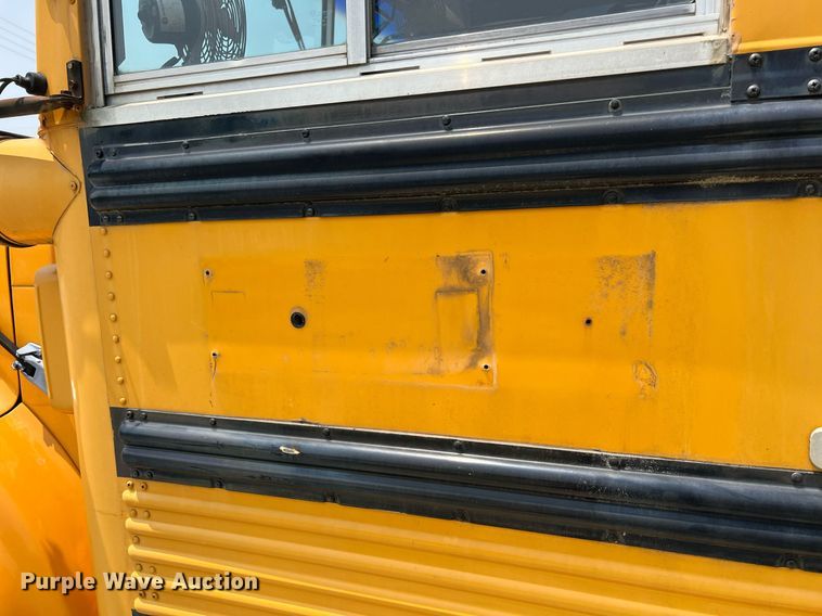 image for item II9165 1998 International 3800  school bus