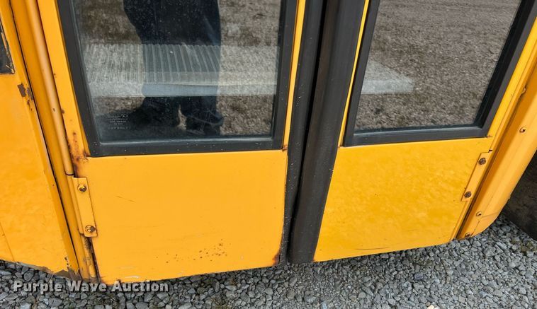 image for item II9165 1998 International 3800  school bus